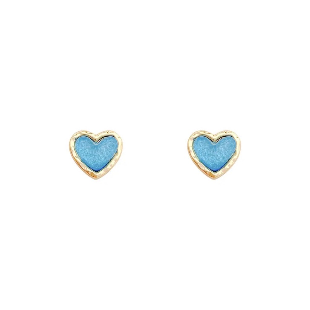 Heart stud earring